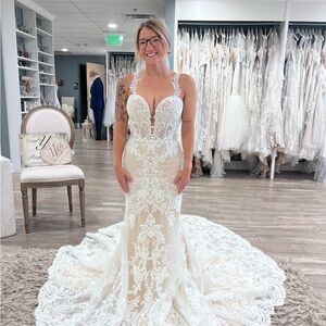 Elegant Lace Wedding Dress